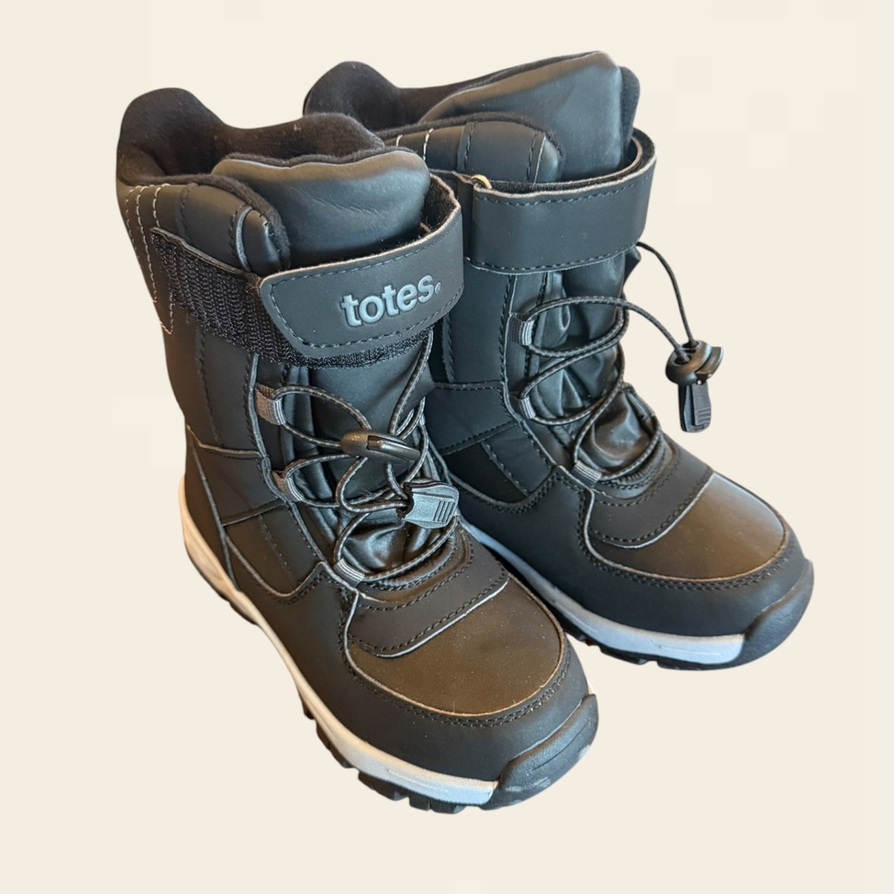 Totes Boys Black Winter Snow Boots Size 13 Bungee Toggle Hook and Loop Strap